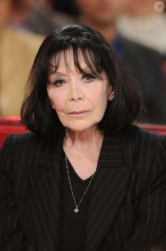 Juliette Gréco lors de l'enregistrement de l'émission "Vivement dimanche". © Guillaume Gaffiot /Bestimage