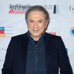 Pour garder la forme et poursuivre sa passion à la télévision, il s'impose désormais une discipline de fer à 83 ans.

Michel Drucker participe au festival du livre 'Des Livres, Des Artistes' à la Maison de la Chimie le 30 novembre 2024 à Paris, France. Photo par Nasser Berzane/ABACAPRESS.COM