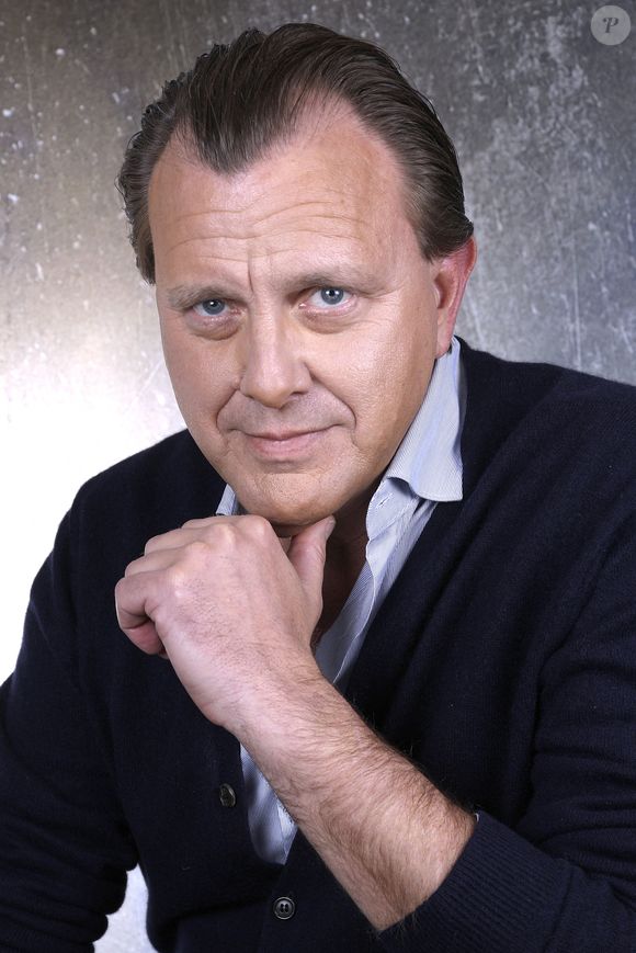Portrait de Claude François Junior lors de l'enregistrement de l'émission "Chez Jordan de Luxe" à Paris. Le 6 mars 2024
© Cédric Perrin / Bestimage