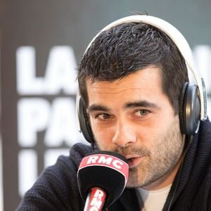 Matthieu Lartot lors des 10 ans de l'émission de RMC "Super Moscato Show" en direct depuis la péniche Jean Bruel à Paris, le 16 novembre 2017. © Cyril Moreau/Bestimage