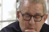 Christophe Dechavanne dans Un dimanche à la campagne. Youtube/France 2