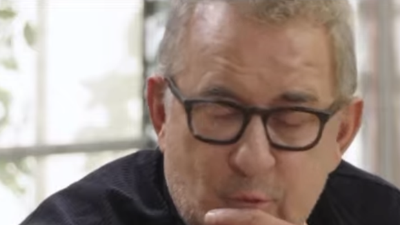 Christophe Dechavanne dans Un dimanche à la campagne. Youtube/France 2