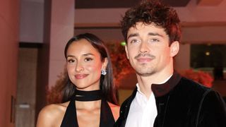 Charles Leclerc : sa femme Alexandra officialise sa grossesse avec des photos de son ventre bien arrondi