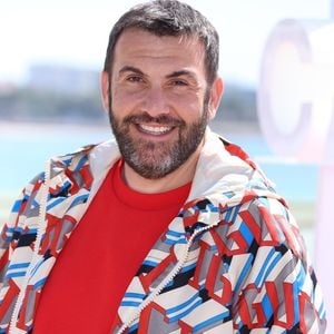Laurent Ournac a délaissé la grisaille de la capitale pour s'installer dans une métropole du sud baignée de lumière.

Laurent Ournac lors du photo call de ''Camping paradis' sur la plage du Majestic lors de la 7eme saison de 'CanneSeries' à Cannes.

Denis Guignebourg/BestImage