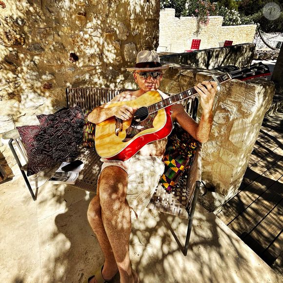 Où l'artiste  a craqué pour un ancien mas bicentenaire

Gaëtan Roussel a acheté il y a quize ans un mas bicentenaire dans les Alpilles.