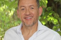 Dany Boon et sa nouvelle compagne Clara lors de l'avant-première du film Regarde d'Emmanuel Poulain-Arnaud au cinéma Pathé Wepler à Paris le lundi 8 septembre 2025.

Crédit : Dor Dorline/Bestimage