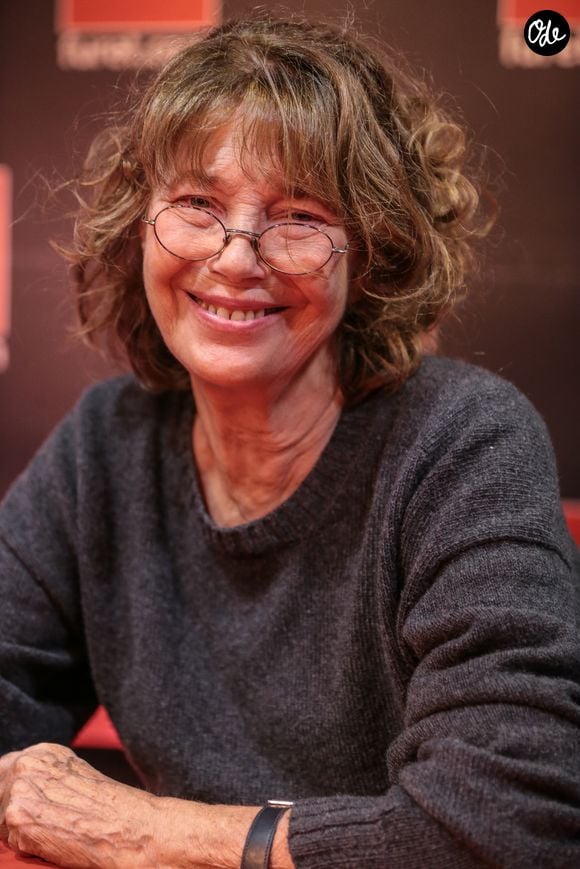 Jane Birkin dédicace son livre "Munkey Diaries - Journal, 1957-1982" à la librairie Furet du Nord à Lille le 15 novembre 2019.

© Stéphane Vansteenkiste / Bestimage