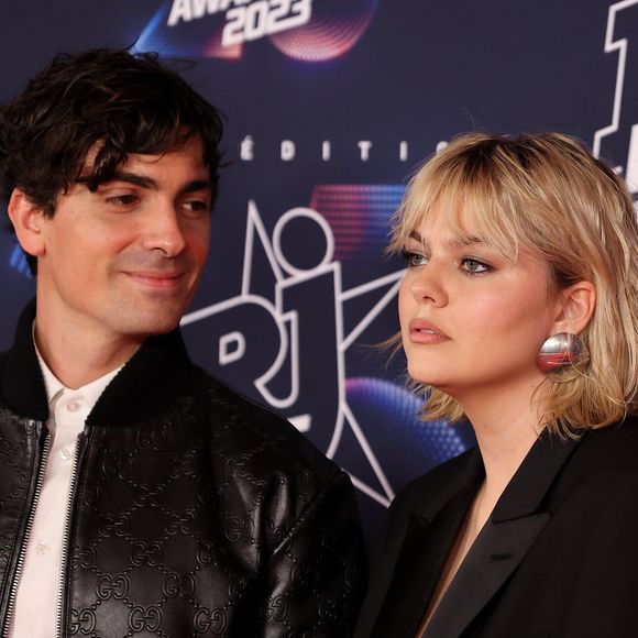 Après avoir épousé Florian Rossi, une interview de Louane attire l’attention. La vidéo montre la chanteuse répondre avec humour à des questions autour du mariage. 

Florian Rossi et Louane Emera lors de la 25ème cérémonie des "NRJ Music Awards" au palais des Festivals et des Congrès de Cannes © Dominique Jacovides/Bestimage.