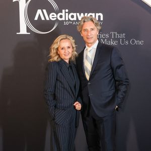 Son mari, Laurent Solly, s'est mis en retrait de la politique pour elle.
Caroline Roux, Laurent Solly - Photocall de la soirée des 10 ans de Mediawan à Paris le 2 juin 2026. © Jack Tribeca / Bestimage