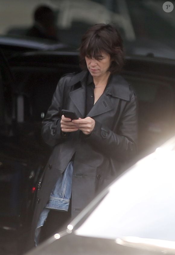 Exclusif - Charlotte Gainsbourg arrive à l'aéroport de Roissy Charles de Gaulle en provenance de New York le 25 septembre 2017. 
©Agence / Bestimage