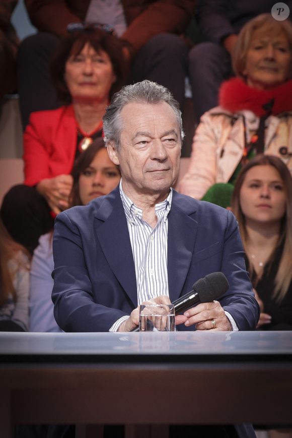 Exclusif - Michel Denisot lors du 76ème Festival International du Film de Cannes, France, le 19 mai 2023. © Jack Tribeca/Bestimage