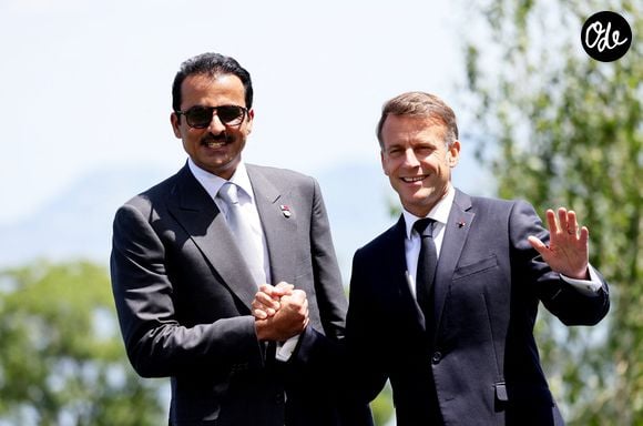 Le président français accueille l'émir du Qatar, Cheikh Tamim ben Hamad al-Thani pour une rencontre officielle avant un déjeuner de travail dans le cadre du sommet du G7 à Évian-les-Bains, France, le 16 juin 2026. Le sommet du G7 se tiendra du 15 au 17 juin. © Dominique Jacovides/Bestimage