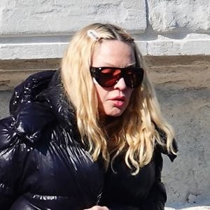 Venise, ITALIE 'La Reine de la Pop' Madonna est vue à Venise où la star a enfilé son blouson noir et son chapeau Louis Vuitton. 31 mars 2026
Photo : Backgrid UK/ Bestimage