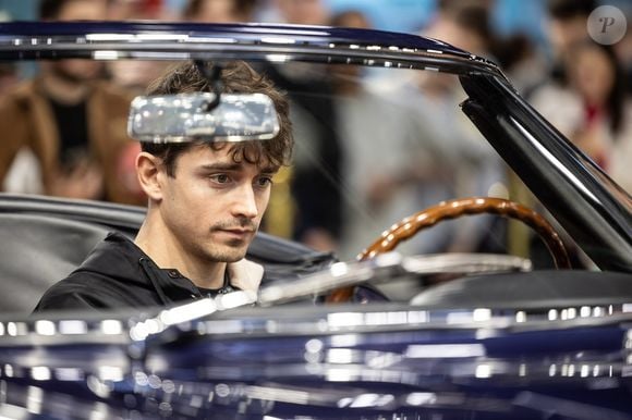 Le pilote Charles Leclerc et sa compagne Alexandra Saint Mleux font un passage au salon Rétromobile 2024 à Paris le 3 février 2024.

© Dppi / Panoramic / Bestimage
