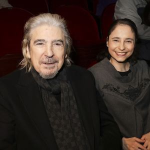 L'épouse de Serge Lama a 35 ans de moins que lui

Serge Lama et sa femme Luana - M.P.Belle donne un concert au théâtre de Passy pour fêter ses 50 ans de carrière le 4 janvier 2024 à Paris.
© Jack Tribeca  / Bestimage