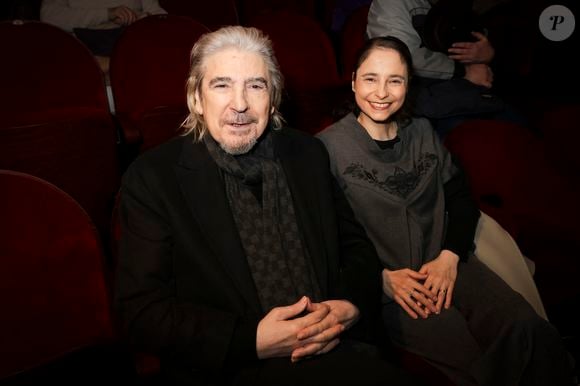 L'épouse de Serge Lama a 35 ans de moins que lui

Serge Lama et sa femme Luana - M.P.Belle donne un concert au théâtre de Passy pour fêter ses 50 ans de carrière le 4 janvier 2024 à Paris.
© Jack Tribeca  / Bestimage