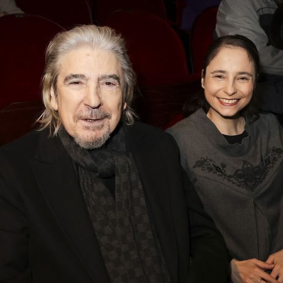 L'épouse de Serge Lama a 35 ans de moins que lui

Serge Lama et sa femme Luana - M.P.Belle donne un concert au théâtre de Passy pour fêter ses 50 ans de carrière le 4 janvier 2024 à Paris.
© Jack Tribeca  / Bestimage