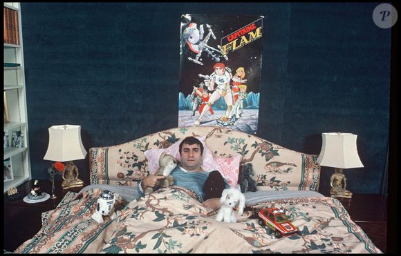 Longtemps installé à Saint-Paul-de-Vence, il a quitté sa villa pour une résidence privée et sécurisée entre Cagnes-sur-Mer et Antibes. 

Archives - Aldo Maccione Rendez vous. MAX COLIN / BESTIMAGE