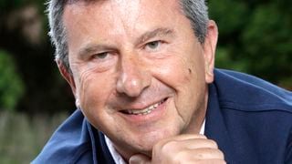 EXCLU Après ce qu'il a vécu, Pascal Bataille a adopté une méthode imparable (et très simple) pour être heureux : "Ça fait partie des clés du plaisir et du bonheur"