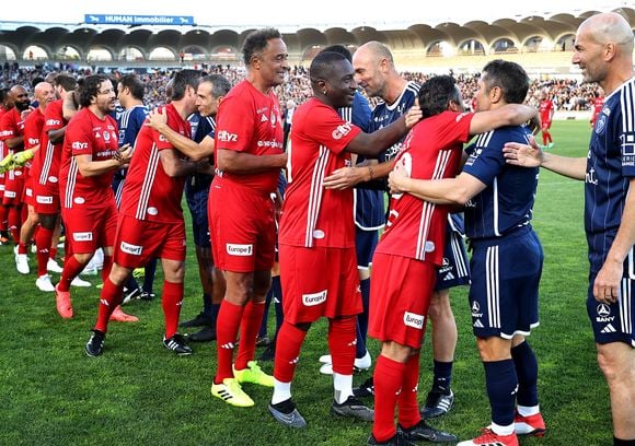 Archives du 14 Mai 2024 à Bordeaux du "Match des legendes" durant lequel Yannick Noah, en compagnie de Yoann Gourcuff, Christophe Dugarry, Bixente Lizarazu, Redouane Bougheraba et Zinedine Zidane, c'est blessé dans les premieres minutes, blessure qui l'oblige aujourd hui d'annuler entierement sa tournée estivale 2024. © Patrick Bernard-Quentin Salinier/ Bestimage