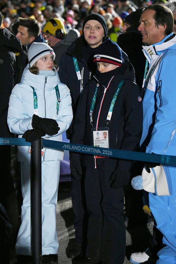 La famille princière de Monaco est actuellement de passage aux Jeux d'Hiver de Milan-Cortina. 

Gabriella, Jacques et Charlène de Monaco à la remise des prix de l'équipe mixte de skeleton lors des jeux olympiques d'hiver de Milan-Cortina 2026 le 15 février 2026.

Photo : Zuma Press / Bestimage