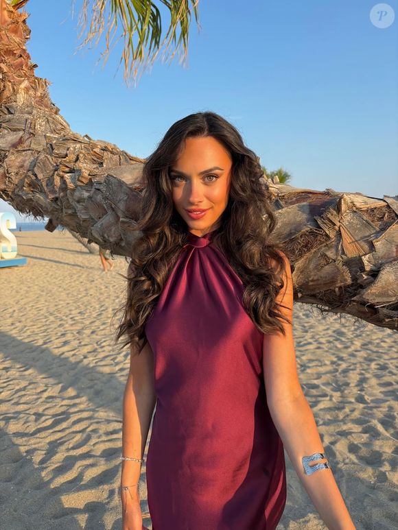 Elle succède à Assia Roosz-Tomenti et représentera la Lorraine lors de Miss France 2026.

Camille L'Etang, Instagram