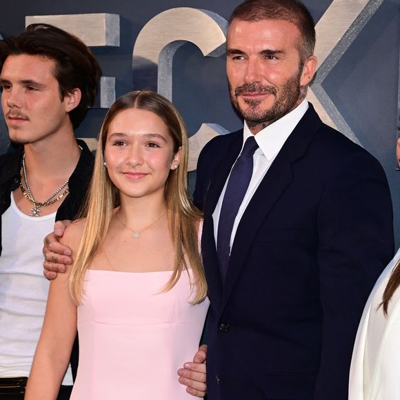 Harper Beckham et David Beckham à l'avant-première de la série Beckham de Netflix à Londres le 3 octobre 2023. AGENCE / BESTIMAGE