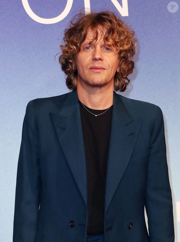 Invité sur France Inter, Alex Lutz a eu la chance de la rencontrer lors du dernier Festival de Cannes

Alex Lutz - Photocall du film en compétition "Ca c'est Paris" lors de la 26ème Edition du Festival de la Fiction de La Rochelle. Le 13 septembre 2024
© Patrick Bernard / Bestimage