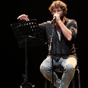Exclusif - Bertrand Cantat (ex-membre du groupe "Noir Désir" et actuel membre du groupe "Détroit") fait une pause dans sa carrière musicale et se lance dans une tournée de lecture de textes poétiques avec deux musiciens autour de lui. Cenon, le 22 septembre 2016.
© Patrick Bernard/ Bestimage
