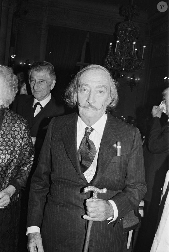 ARCHIVES - PAUL LOUIS WEILLER ET SALVADOR DALI LORS D' UNE SOIREE A PARIS