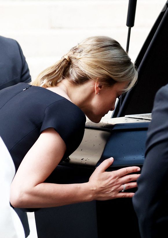 Audrey Crespo-Mara - Sorties des obsèques de Thierry Ardisson en l’église Saint-Roch de Paris, France, le 17 juillet 2025. 

© Clovis-Jacovides/Bestimage