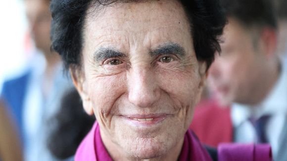 Jack Lang propriétaire d’un grand appartement sur la très chic Place des Vosges à Paris où il vit avec sa femme Monique