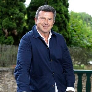 Pascal Bataille est animateur, mais pas uniquement.

Exclusif - Pascal Bataille lors de "La Forêt des Livres chez Gonzague Saint-Bris" à Chanceaux-près-Loches.
© Cédric Perrin/Bestimage