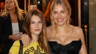 Sienna Miller sur le tapis rouge avec sa fille Marlowe, 14 ans : l'adolescente est le mélange parfait de l'actrice et de son ex connu