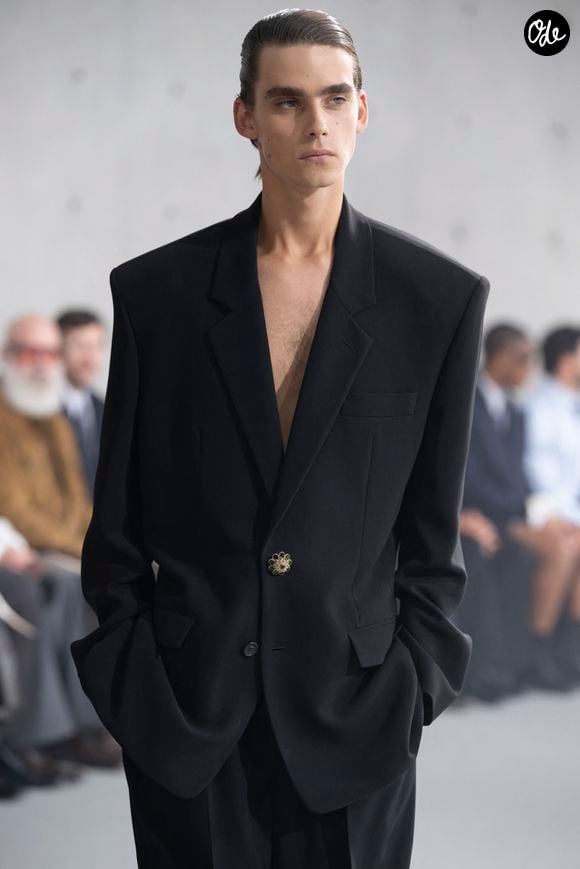 Défilé de mode homme Saint Laurent Printemps/Eté 2027 dans le cadre de la Fashion Week de Paris le 23 juin 2026.

© Bestimage