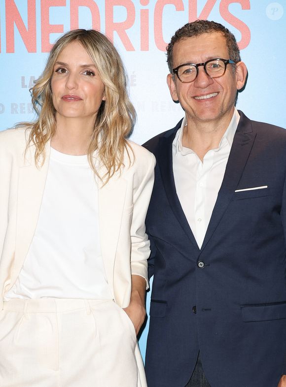 Avec qui elle partage d'ailleurs l'affiche du film "Radin !"

Laurence Arné et son compagnon Dany Boon - Avant-première du film "La Famille Hennedricks" au Cinéma Pathé Beaugrenelle à Paris le 18 juin 2024. © Coadic Guirec/Bestimage