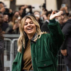 Louane assiste au défilé Miu Miu Womenswear Spring/Summer 2026 dans le cadre de la Fashion Week de Paris le 6 octobre 2025 à Paris, France. Photo by Laurent Zabulon/ABACAPRESS.COM