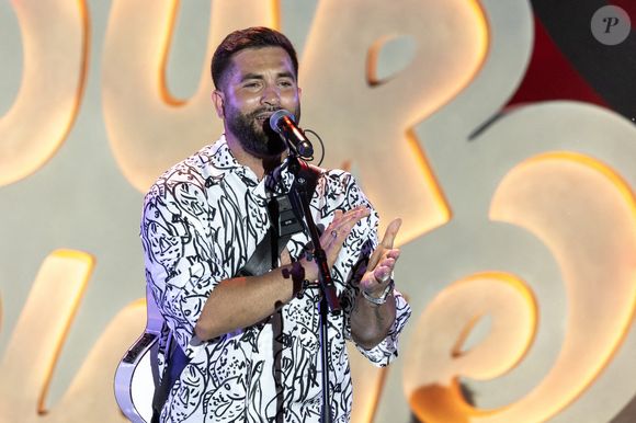 Exclusif - Kendji Girac à l'enregistrement de l'émission "L'humour à la plage", le 27 juin 2025.  © Bruno Bebert / Bestimage