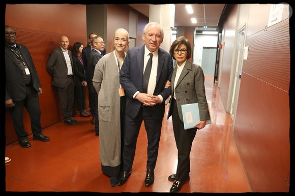 Exclusif - François Bayrou, premier ministre, Rachida Dati, ministre de la Culture, Delphine Ernotte, présidente de France Télévisions lors du Comité interministériel du handicap dans les locaux de France Télévisions à Paris le 6 mars 2025.

© Alain Guizard / Bestimage