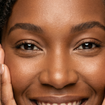 “Clean nails” : cette nouvelle tendance de manucure, naturelle et peu coûteuse, promet de vous séduire