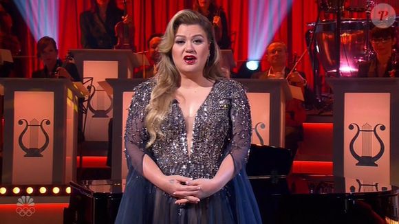 Kelly Clarkson a pris cette décision pour se rendre au chevet de son ex-mari

Kelly Clarkson est émue aux larmes en évoquant son premier Noël en solo après son divorce dans son émission sur NBC en 2022.
Crédit : Backgrid UK/ Bestimage