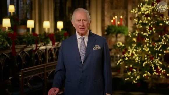 Le roi Charles III d'Angleterre enregistre son message de voeux de Noël pour la télévision dans la chapelle Fitzrovia à Londres, le 25 décembre 2022. 

Photo : Alpha Agency / Bestimage