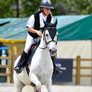 Giulia Sarkozy sur Valentine lors de la coupe Kids Cup L'Envol lors du Longines Paris Eiffel Jumping le 20 juin 2025

© Perusseau / Veeren / Bestimage