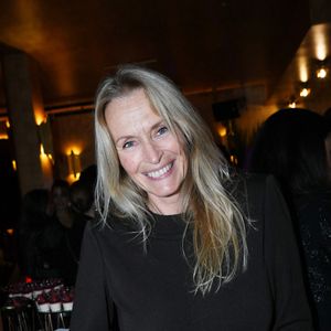 Estelle Lefébure a ouvert les portes de sa maison normande pour WawwLaTable.

Estelle Lefébure - Le comédien Redouane Bougheraba inaugure son restaurant "Le Peaky" à Paris. © Rachid Bellak/Bestimage