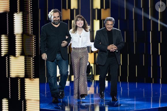 Exclusif - Frédéric François, André Manoukian, Isabelle Morizet (Karen Cheryl) lors de l'enregistrement de l'émission "La Boîte à secrets", présentée par F.Bollaert et diffusée le 16 janvier 2026 sur France 3, dans les studios du Lendit à Saint-Denis, France, le 16 décembre 2025. © Cyril Moreau/Bestimage
