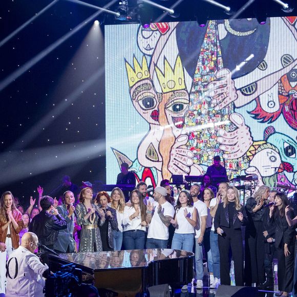 Exclusif - Zazie, Gauvain Sers, Cali, Benabar, Nolwenn Leroy, Giordana Angi, Michael Gregorio, Anne Sila, Santa, Alexia Gredy, Pascal Obispo, La Troupe des 10 commandements, Axel Bauer, Elodie Frégé, Natasha St Pier, Patrick Bruel, Florent Pagny, Nagui lors de l'enregistrement de l'émission "L'anniversaire secret" à Paris. Le 7 novembre 2023
Cyril Moreau / Bestimage