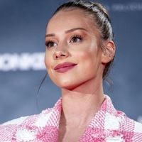 "Je n’y connais rien au foot" : Esther Exposito évoque son rapport au sport de Kylian Mbappé