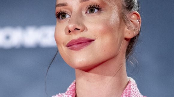 "Je n’y connais rien au foot" : Esther Exposito évoque son rapport au sport de Kylian Mbappé