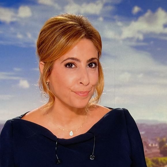 Captures d'écran - Léa Salamé présente son premier journal de 20 heures sur France 2  le 1er septembre 2025. 

© Alain Guizard / Bestimage
