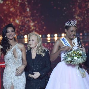 Une grande première pour la ville des Hauts de France, surnommée la "petite Venise du Nord", comme s'en réjouit Frédéric Gilbert, président de la Société Miss France et producteur de l'élection Miss France.

Miss France 2025, sur TF1   
Crédits : Pierre Billard/sipa press via Bestimage